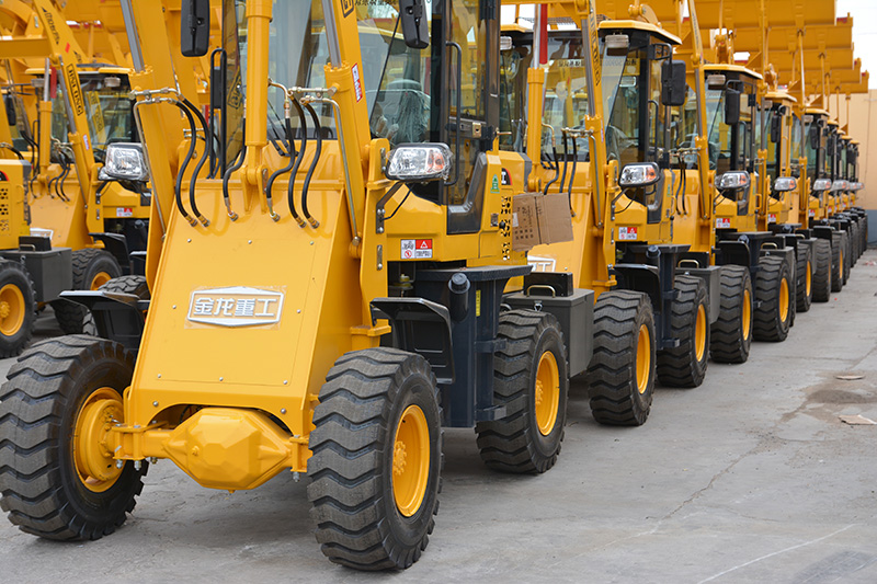 小型裝載機在行駛中制動踏板踏到底，制動突然失靈是因為什么？